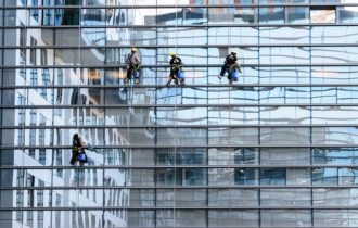 mycie okien biurowca